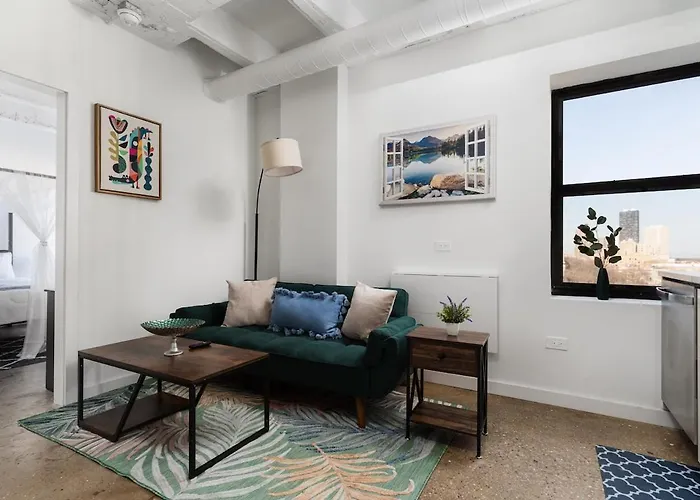 Apartment Elegant Style Loft Montrose Rooftop Wfh Gym Chicago